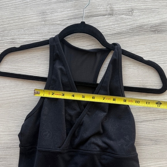 Lululemon tank size 2 - Picture 9 of 9